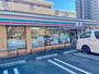 コンビニ　セブンイレブン（コンビニ）まで330m