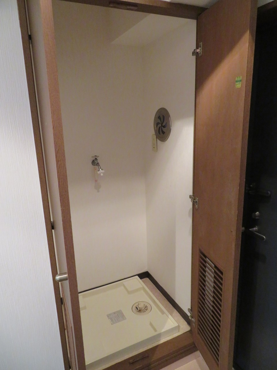 その他　室内洗濯機置き場（防水パン付き）