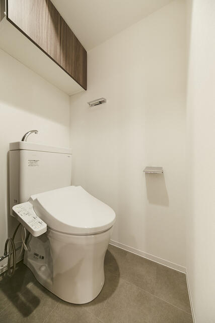 トイレ　※写真は同タイプ住戸です。