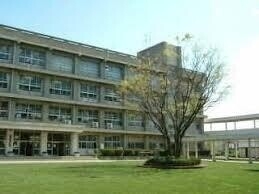 中学校　明石市立大蔵中学校（中学校）まで532m