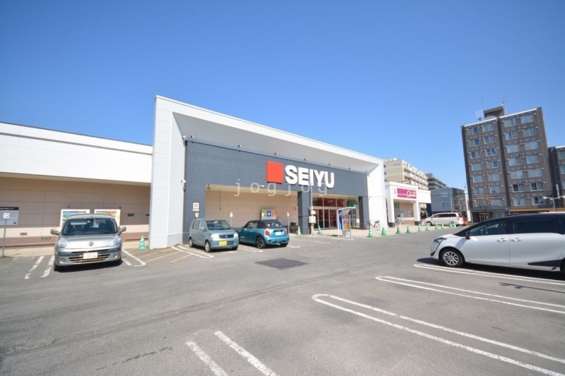スーパー　西友福住店（スーパー）まで571m