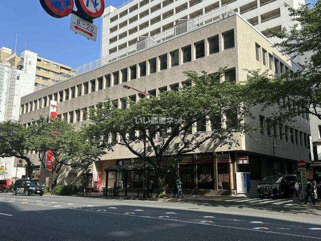 郵便局　麹町郵便局（郵便局）まで724m