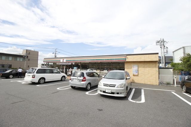 コンビニ　セブンイレブン船橋駿河台1丁目店（コンビニ）まで371m
