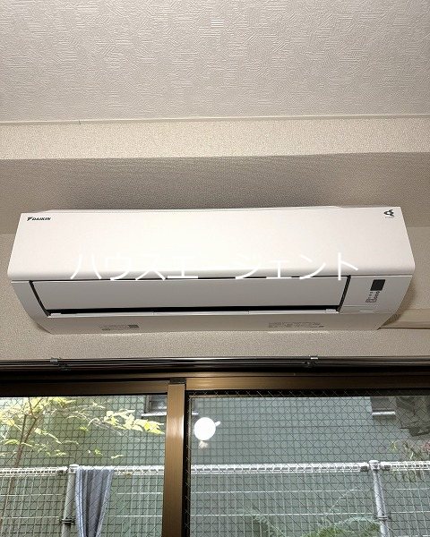 その他設備　エアコン付きで一年中快適に過ごせます。※参考画像・反転タイプ