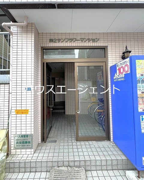 エントランス　建物エントランスです。