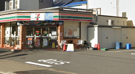 コンビニ　セブンイレブン 足立綾瀬1丁目店（コンビニ）まで223m