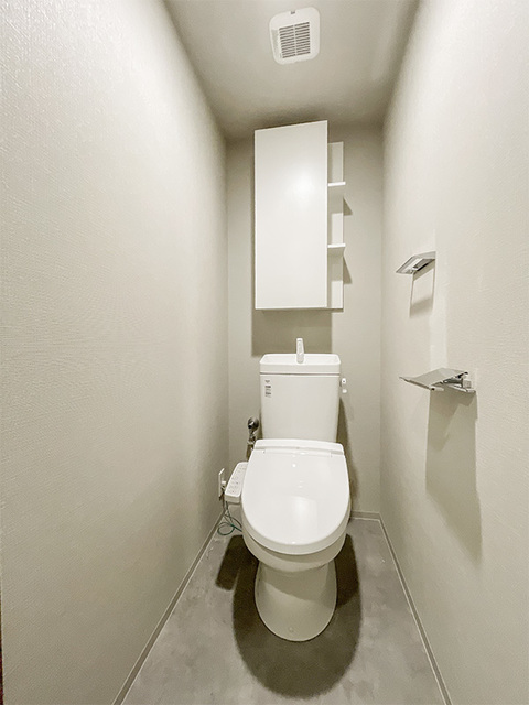 トイレ　※写真は同タイプ住戸です。