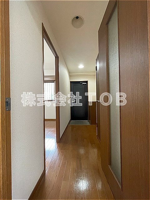 その他　玄関ホール※クリーニング中の撮影※
