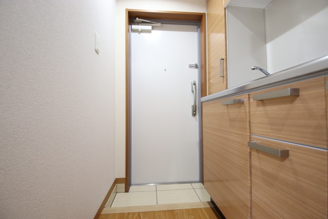 玄関　※別室の参考写真の為、現況優先です。