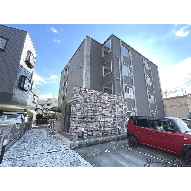 エントランス　建物外観