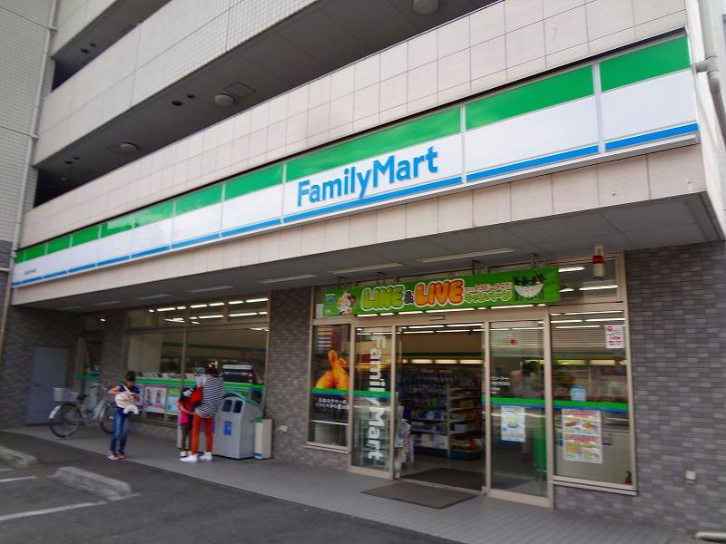コンビニ　ファミリーマート（コンビニ）まで486m