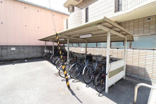 その他共有部分　屋根付き駐輪場