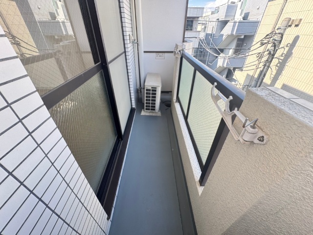 収納　※同タイプの別部屋の写真です