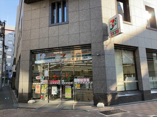 コンビニ　セブン－イレブン中央区入船３丁目店（コンビニ）まで131m