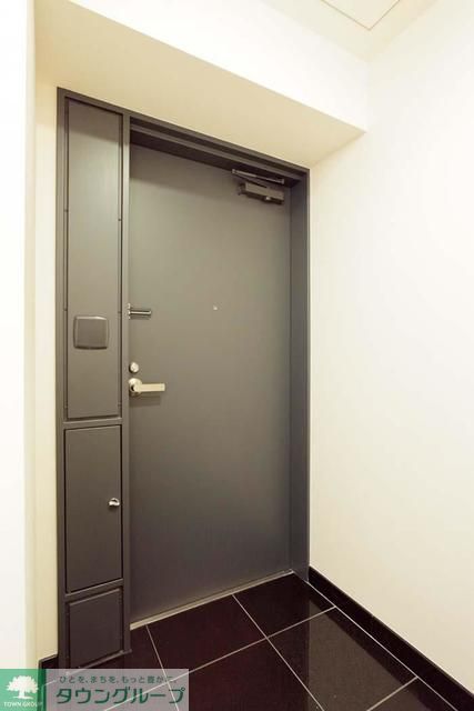 玄関　※写真は同タイプ住戸です。