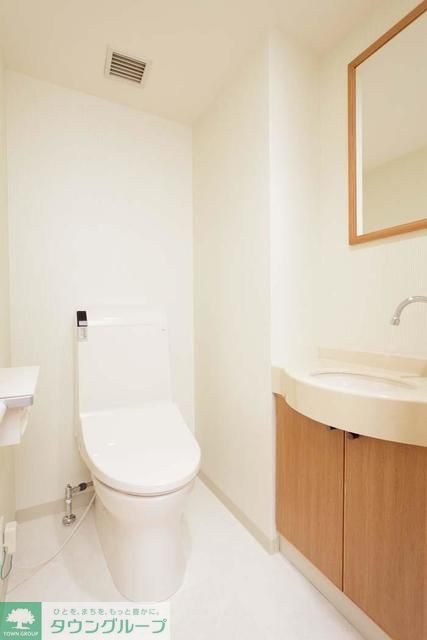 トイレ　※写真は同タイプ住戸です。