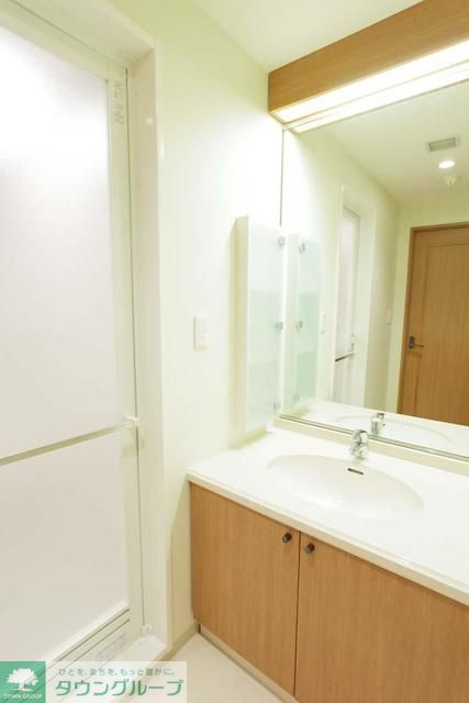 洗面設備　※写真は同タイプ住戸です。