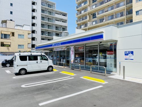 コンビニ　ローソン 中区新栄三丁目店（コンビニ）まで642m