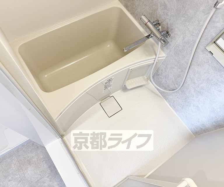 バス・シャワールーム　きれいなバスルームです・