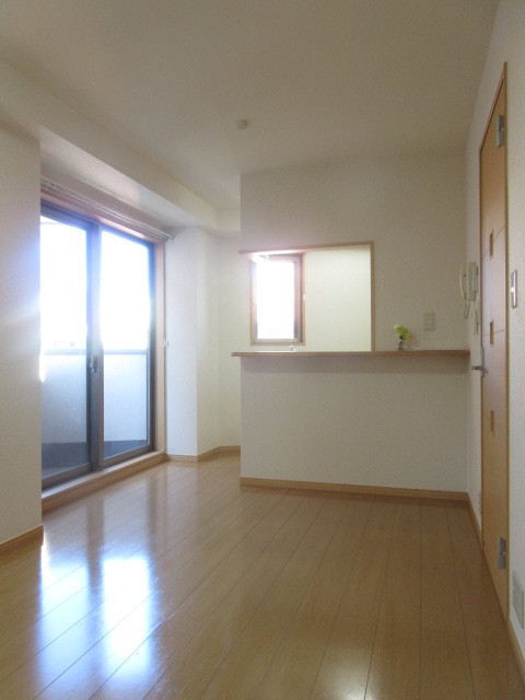 居室・リビング　★明るいフローリングのお部屋です★
