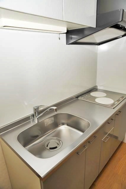 キッチン　【人気！南西向き2面採光の明るいお部屋！】お問合せは早めに♪