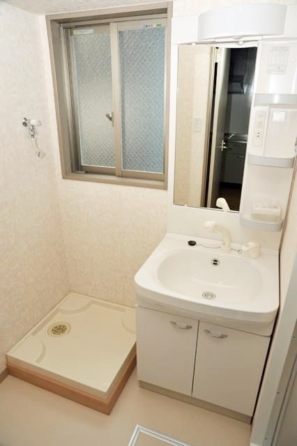 洗面設備　【人気！南西向き2面採光の明るいお部屋！】お問合せは早めに♪