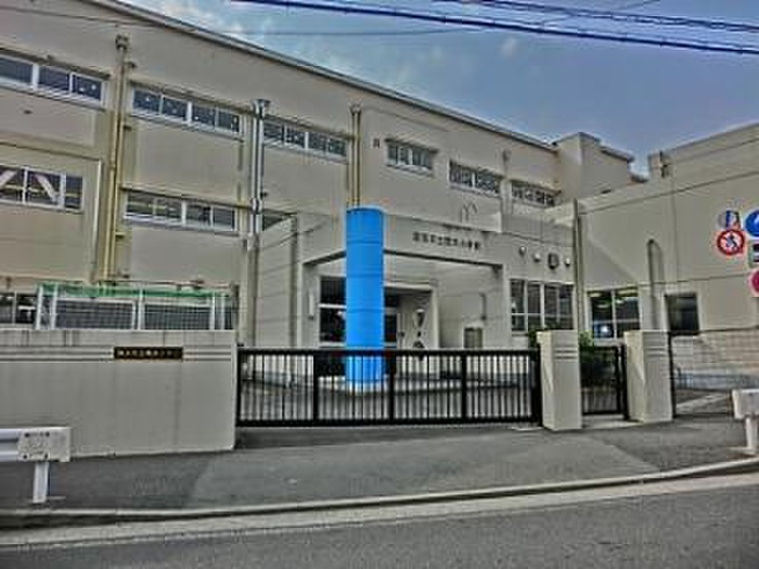 小学校　横浜市立境木小学校（小学校）まで141m