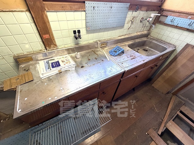 ＪＲ関西本線 奈良駅 徒歩7分 2階建 築52年のキッチン写真