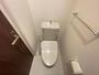 トイレ　温水洗浄便座付きトイレです。