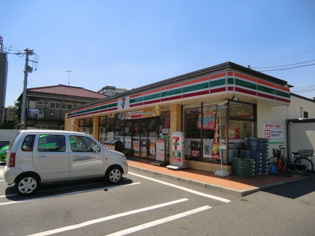 コンビニ　セブンイレブン南柏駅東口店（コンビニ）まで390m