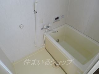 バス・シャワールーム　追い焚き機能付きバス