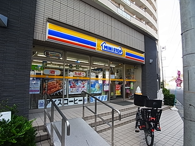 コンビニ　ミニストップ 八潮木曽根店（コンビニ）まで694m