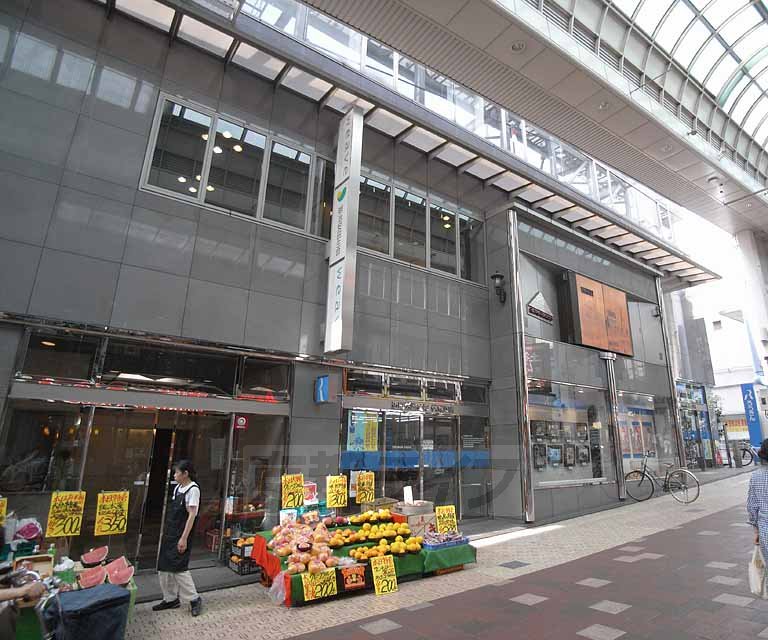 銀行　近畿労働金庫 伏見支店（銀行）まで58m