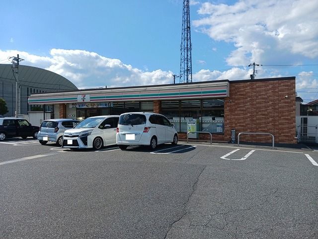 コンビニ　セブンイレブン福山平成大学通店（コンビニ）まで300m