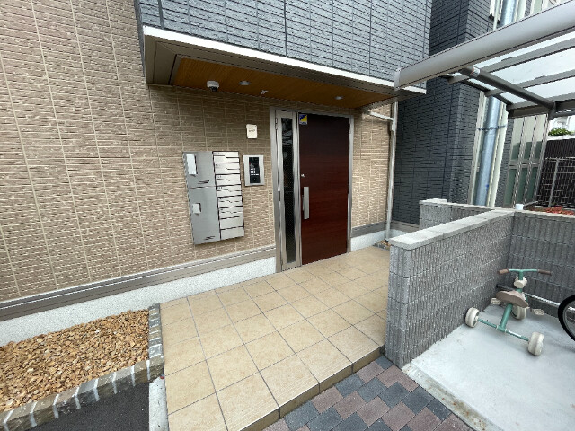 ベルフィールド西京極 西棟の外観写真