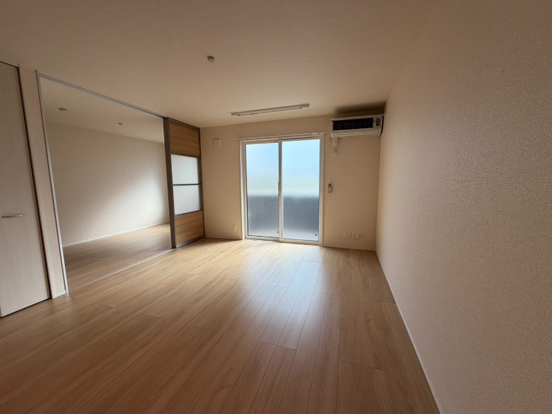 ベルフィールド西京極 西棟の居間写真