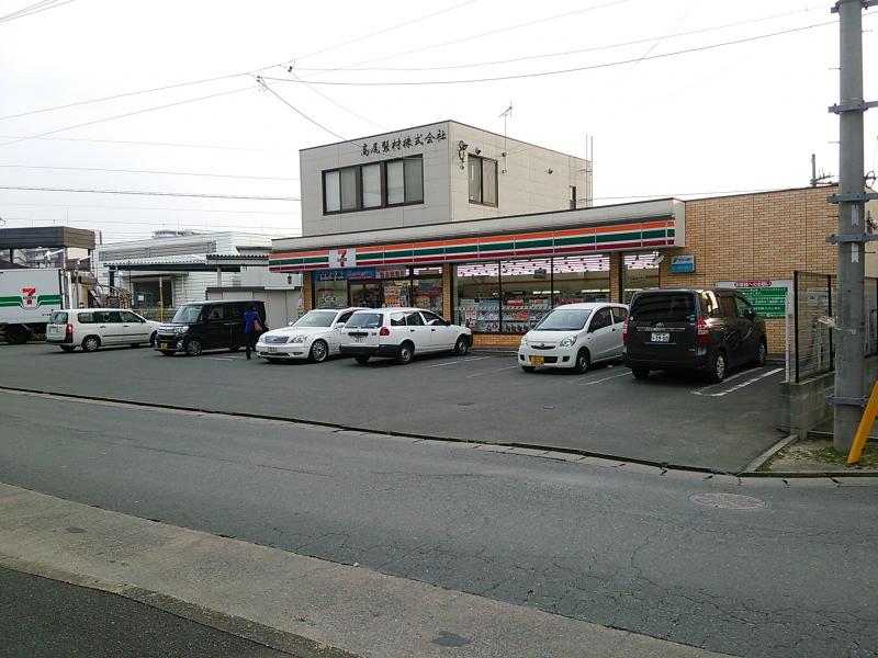 コンビニ　セブンイレブン 粕屋柚須駅前店（コンビニ）まで33m