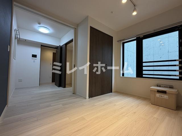 ラヴィエール荏原中延の居間写真