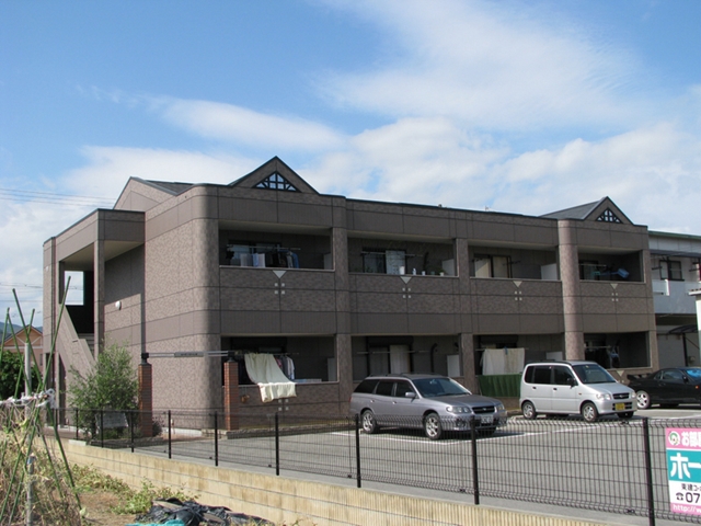 建物外観　重厚感あふれる生活空間です