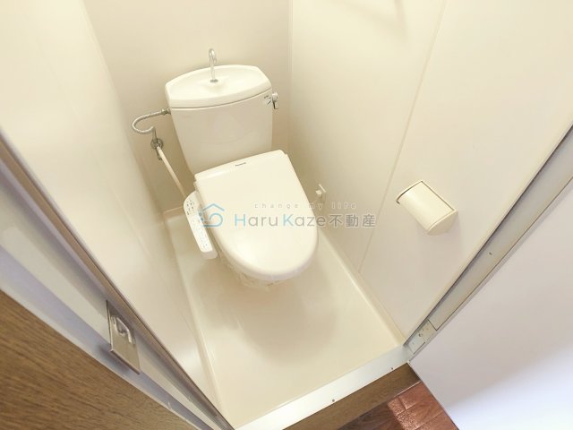 地下鉄名城線 堀田駅 徒歩5分 8階建 築35年のトイレ写真