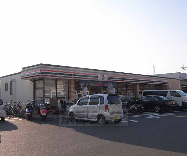 コンビニ　セブンイレブン下鳥羽公園店（コンビニ）まで351m