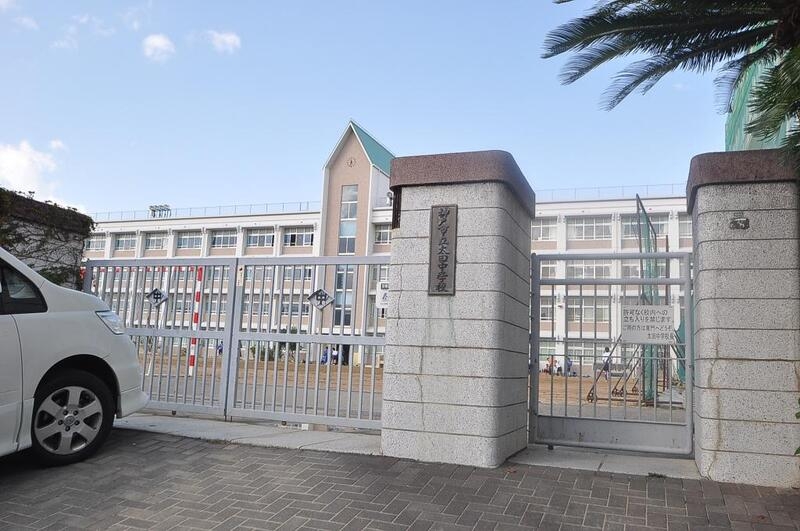 中学校　神戸市立太田中学校（中学校）まで869m
