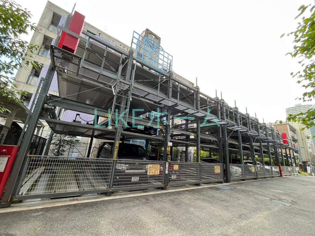 駐車場　庭