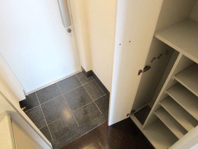 玄関　★お問い合わせはタウンハウジングまで★