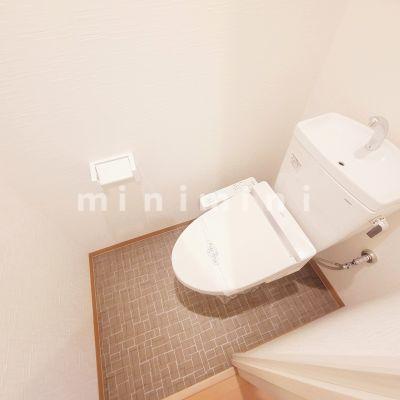 トイレ　※写真は別号室のものですので現状優先とさせていただきます