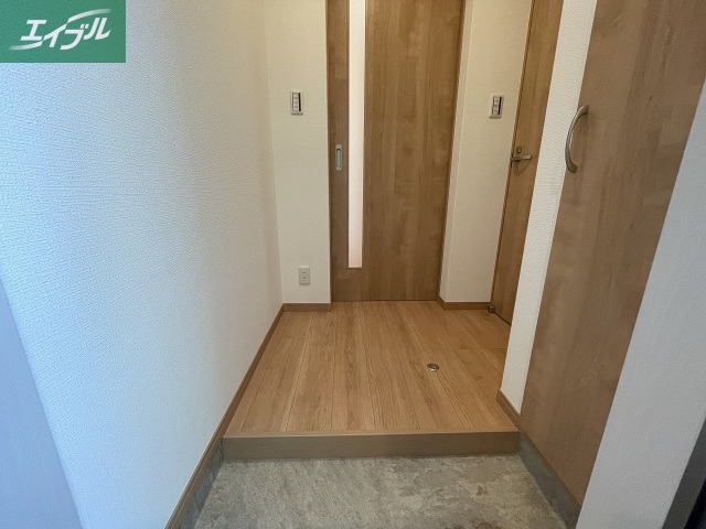 REGALEST 今の玄関写真