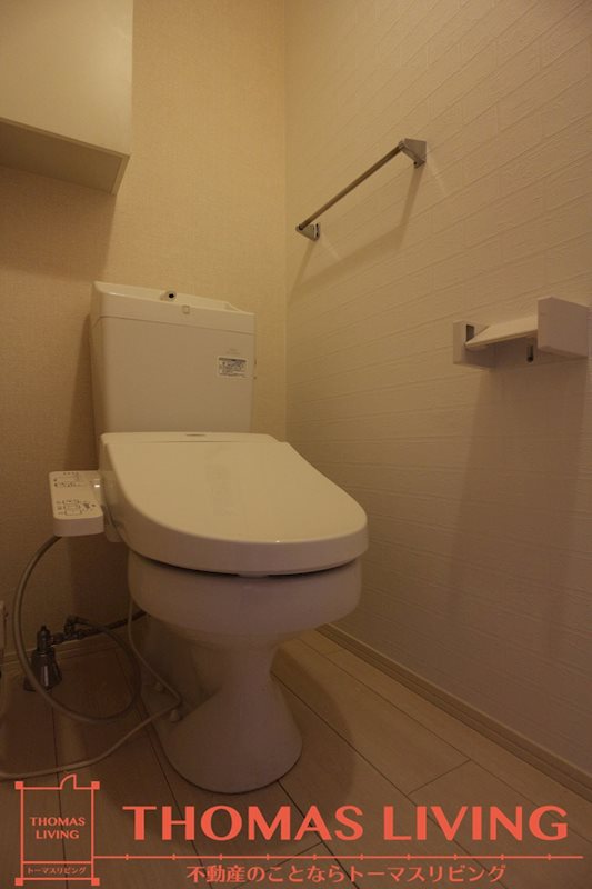 トイレ　実際の写真を準備中の為、同じ建物の別室写真です。参考下さい。