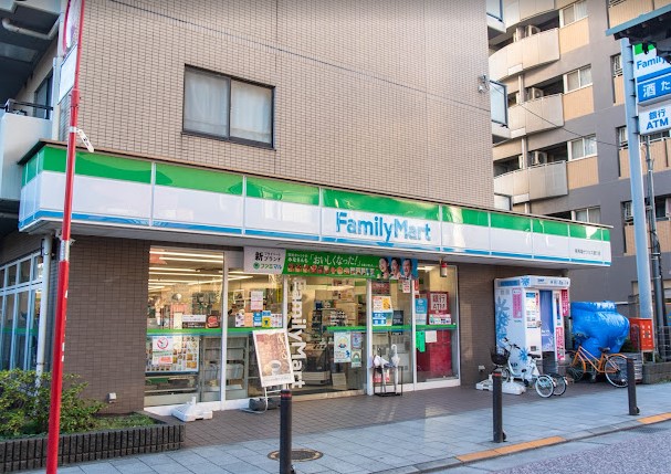 コンビニ　ファミリーマート 新馬場サクセス通り店（コンビニ）まで612m