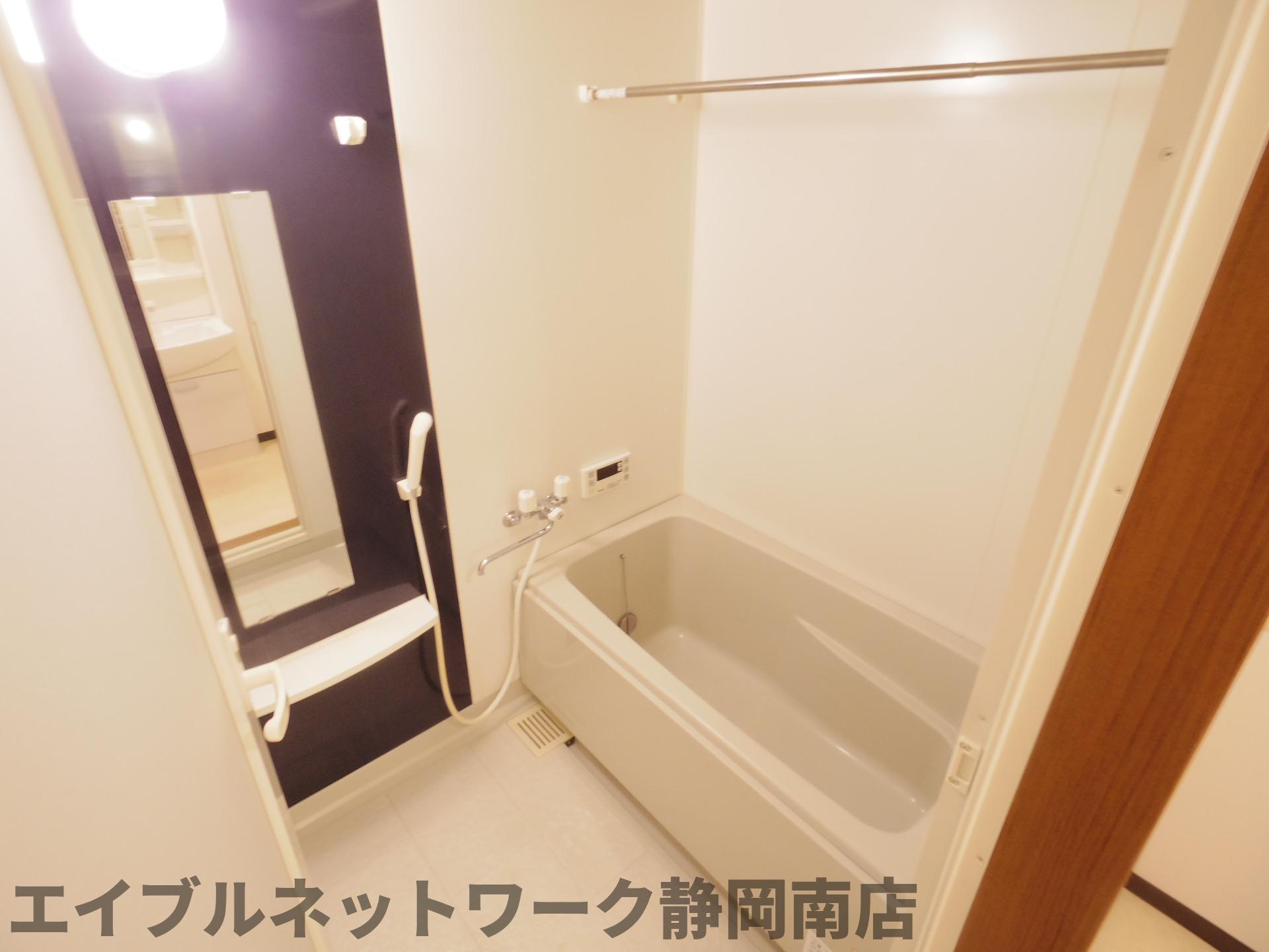 バス・シャワールーム　ゆったり過ごせるお風呂です
