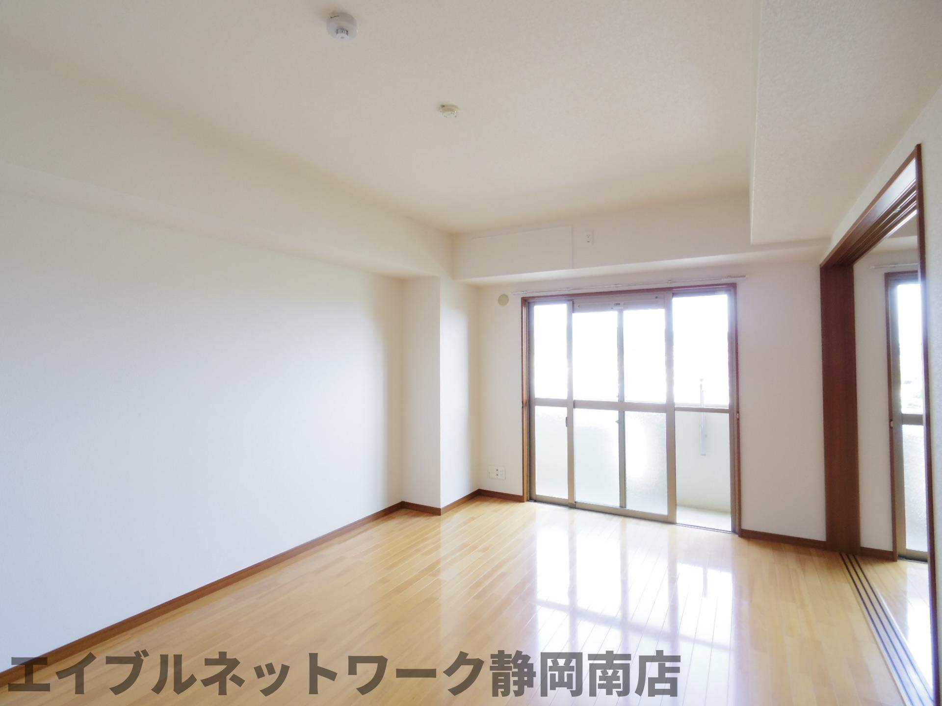 その他　おしゃれな居間です